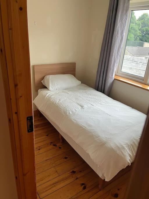 Вилла Modern 4 Bed House In Town Tubbercurry Экстерьер фото